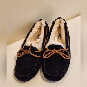 NEW UGG/ womens/ Dakota